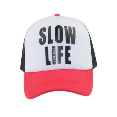 100% polyester tweekleurige truckerhoed met 3D-print logo aan de voorzijde