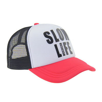100% polyester tweekleurige truckerhoed met 3D-print logo aan de voorzijde